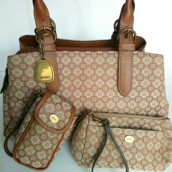 Nine West 3 Pce Geometric Canvas/Faux Leather Bag - Picture 1 of 8